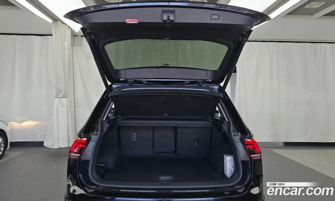 Volkswagen Tiguan 2018 2.0 автомат (гидро), фото 20