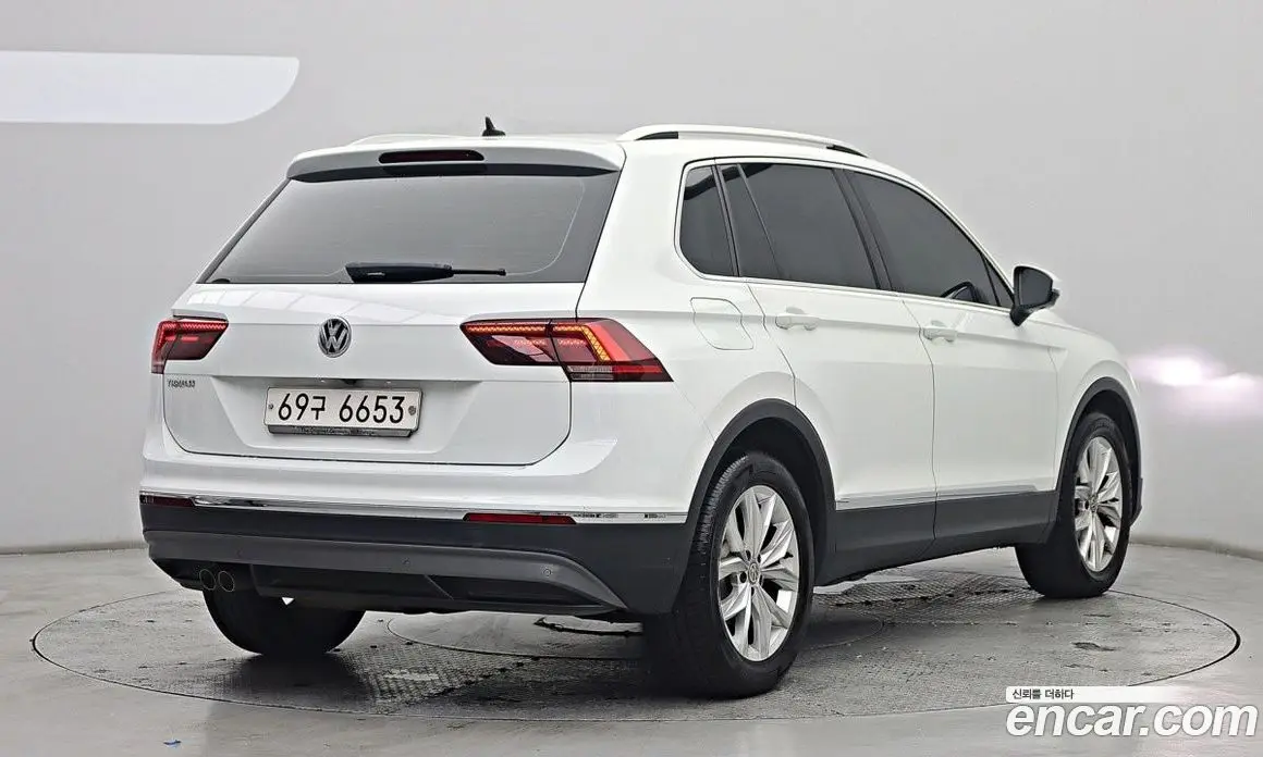 Volkswagen Tiguan 2018 2.0 автомат (гидро), фото 2 Volkswagen Tiguan 2018 2.0 автомат (гидро), фото 2