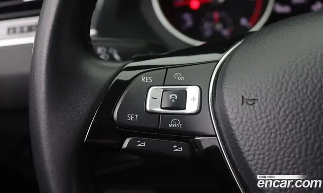 Volkswagen Tiguan 2018 2.0 автомат (гидро), миниатюра 12