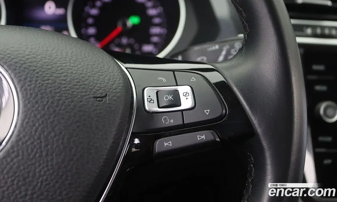 Volkswagen Tiguan 2018 2.0 автомат (гидро), фото 13 Volkswagen Tiguan 2018 2.0 автомат (гидро), фото 13