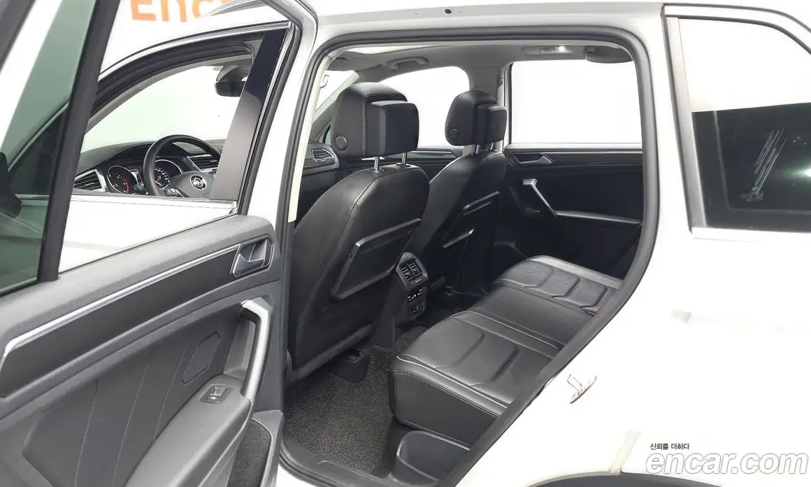 Volkswagen Tiguan 2019 2.0 автомат (гидро), фото 12