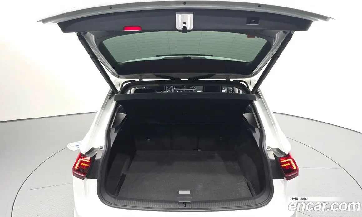 Volkswagen Tiguan 2019 2.0 автомат (гидро), фото 20