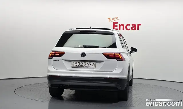 Volkswagen Tiguan 2019 2.0 автомат (гидро), миниатюра 4