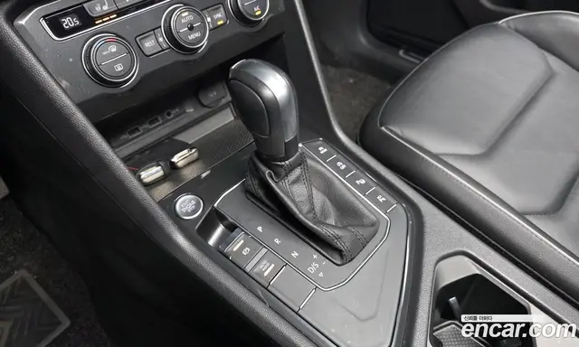 Volkswagen Tiguan 2019 2.0 автомат (гидро), миниатюра 9