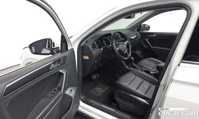 Volkswagen Tiguan 2019 2.0 автомат (гидро), миниатюра 10