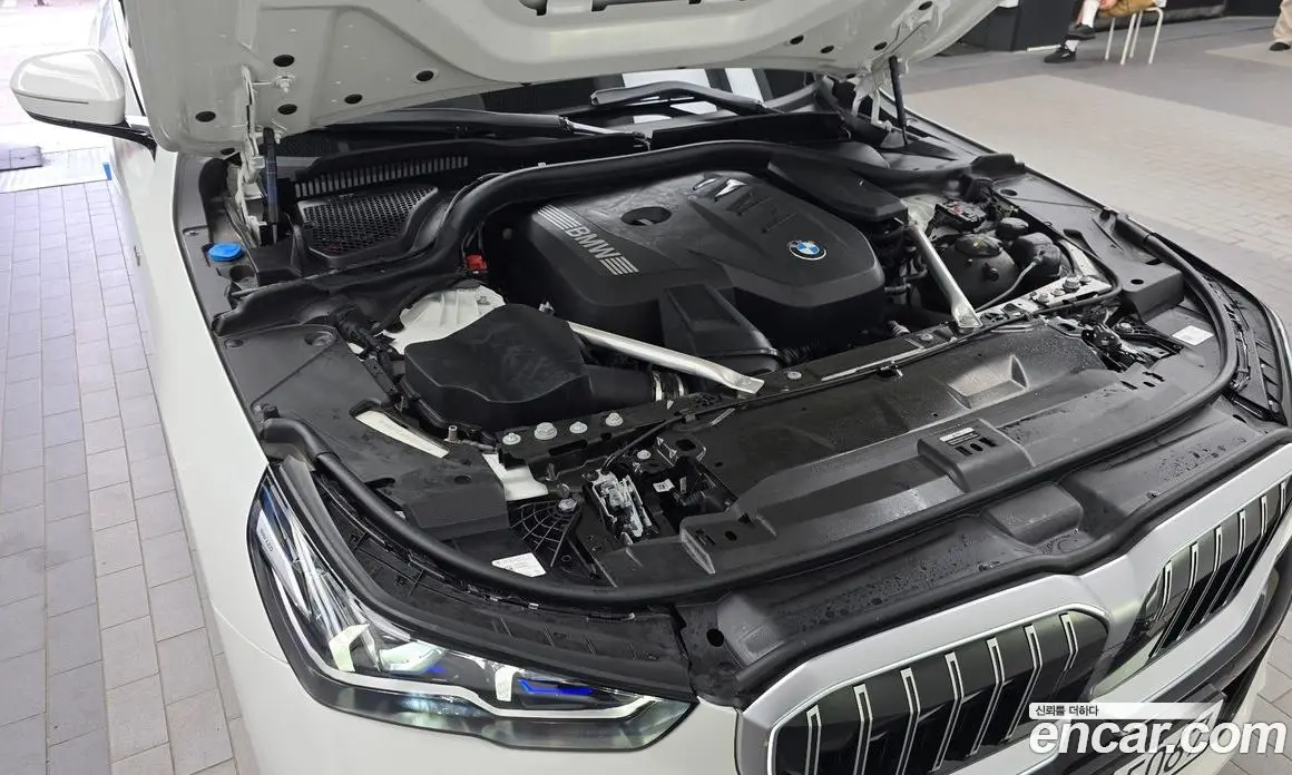 BMW 5 серия 2025 2.0 автомат (гидро), фото 6