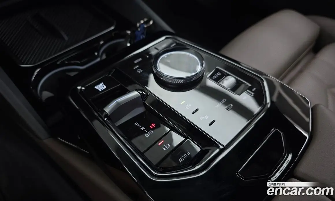 BMW 5 серия 2025 2.0 автомат (гидро), фото 9