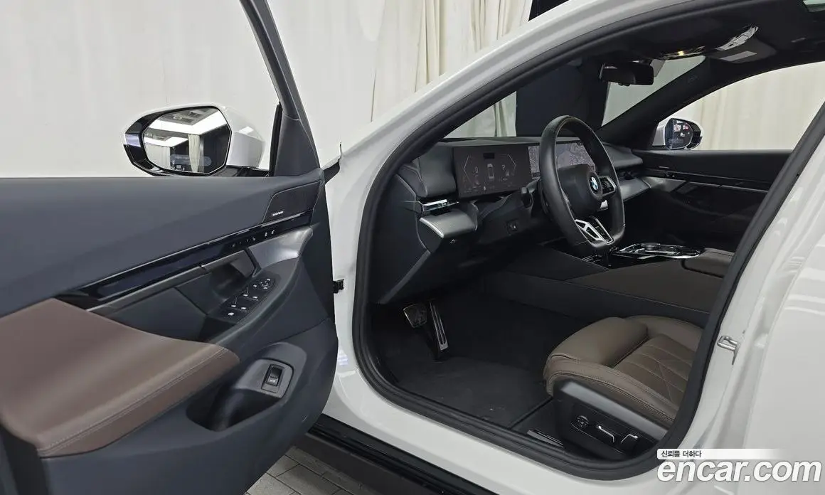 BMW 5 серия 2025 2.0 автомат (гидро), фото 10