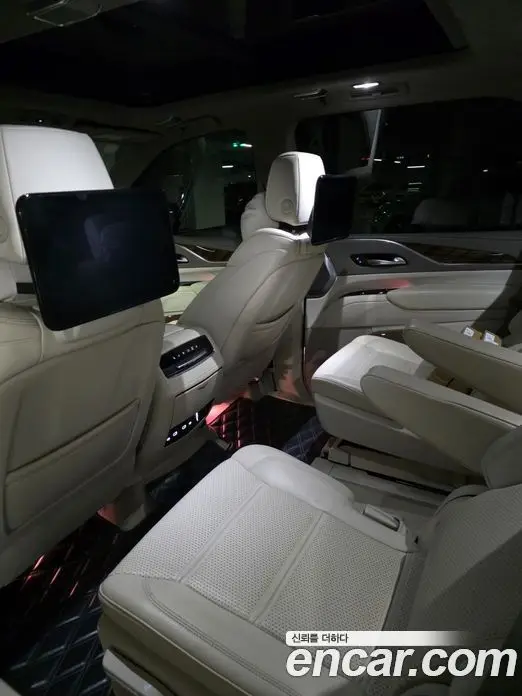 Cadillac Escalade 2022 6.2 автомат (гидро), фото 16 Cadillac Escalade 2022 6.2 автомат (гидро), фото 16