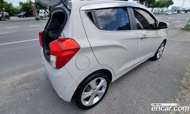 Chevrolet Spark 2016 1.0 автомат (гидро), миниатюра 12
