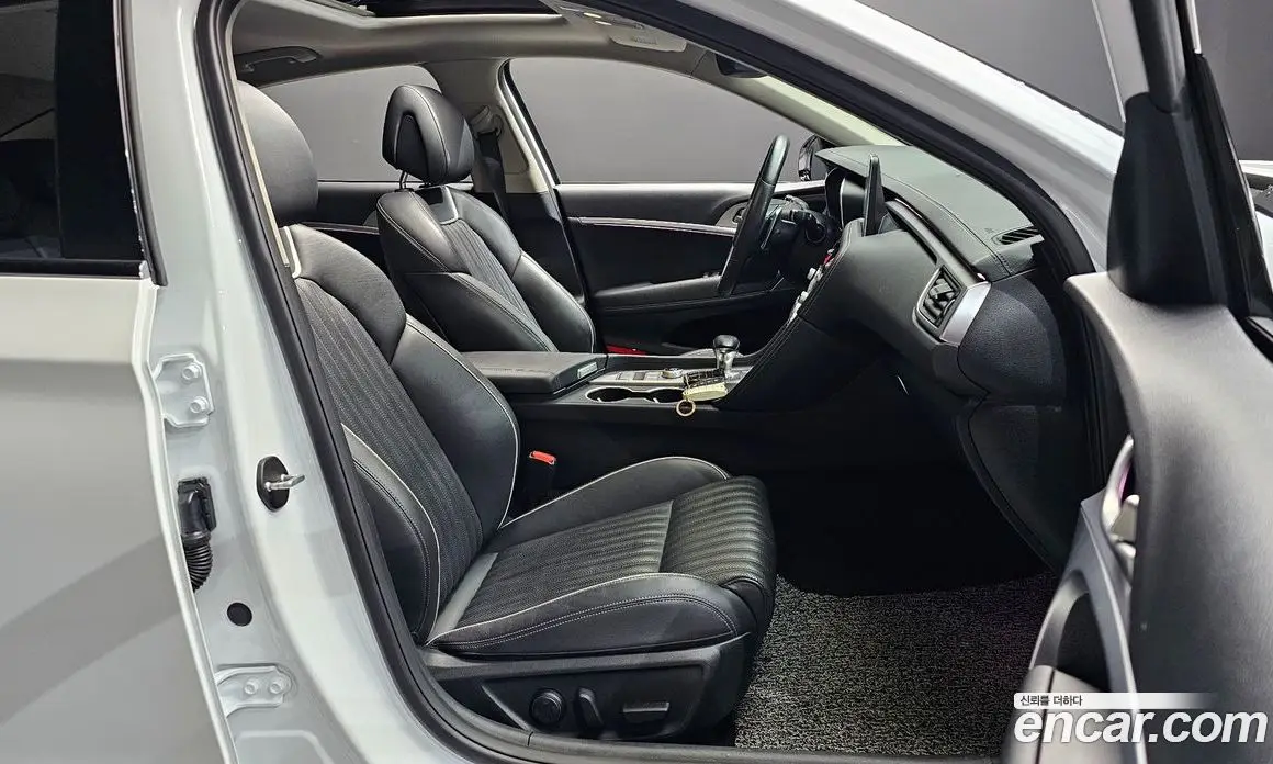 Genesis G70 2019 2.0 автомат (гидро), фото 11 Genesis G70 2019 2.0 автомат (гидро), фото 11