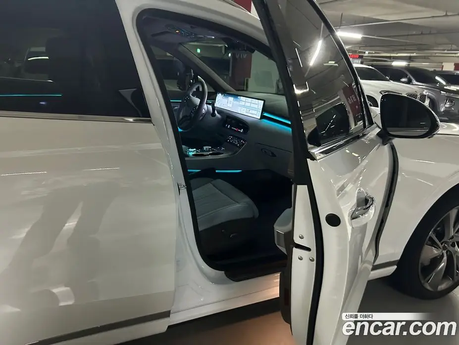 Genesis GV70 2024 2.5 автомат (гидро), фото 15 Genesis GV70 2024 2.5 автомат (гидро), фото 15