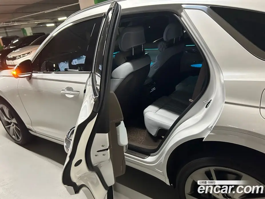 Genesis GV70 2024 2.5 автомат (гидро), фото 17 Genesis GV70 2024 2.5 автомат (гидро), фото 17