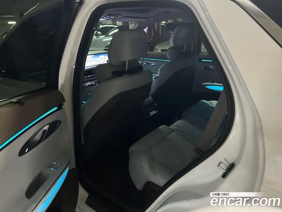 Genesis GV70 2024 2.5 автомат (гидро), фото 18 Genesis GV70 2024 2.5 автомат (гидро), фото 18