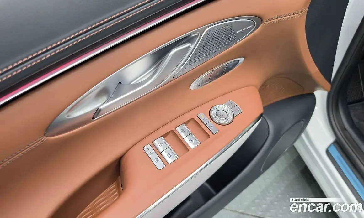 Genesis GV70 2025 2.5 автомат (гидро), фото 19