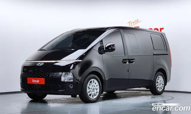 Hyundai Staria, 2025, 9 999 км