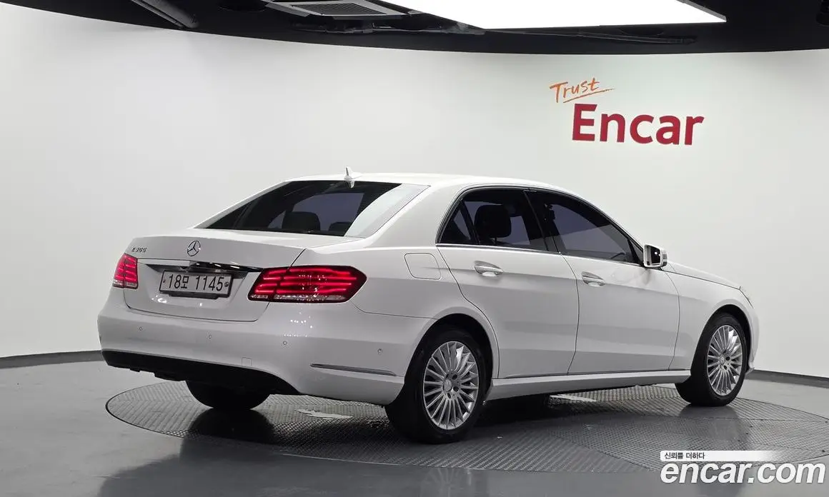 Mercedes-Benz E-Class 2014 3.5 автомат (гидро), фото 2 Mercedes-Benz E-Class 2014 3.5 автомат (гидро), фото 2