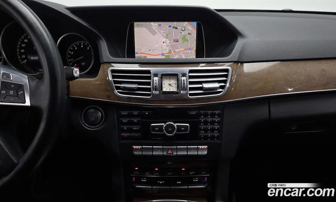 Mercedes-Benz E-Class 2014 3.5 автомат (гидро), фото 15 Mercedes-Benz E-Class 2014 3.5 автомат (гидро), фото 15