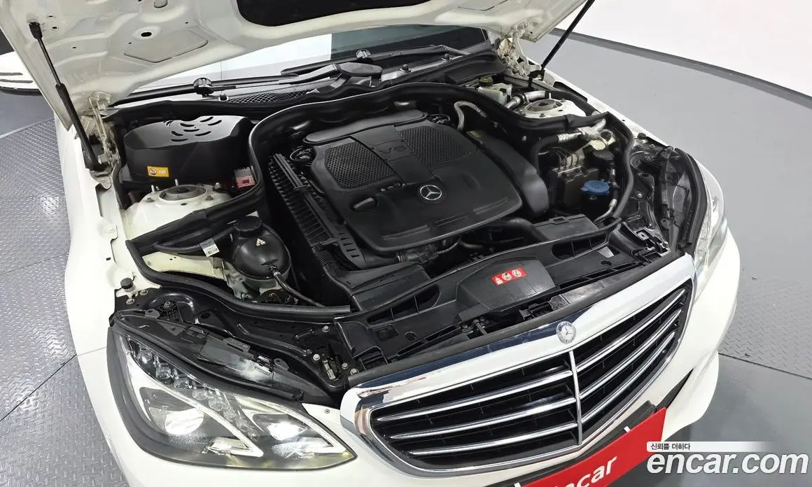 Mercedes-Benz E-Class 2014 3.5 автомат (гидро), фото 6 Mercedes-Benz E-Class 2014 3.5 автомат (гидро), фото 6