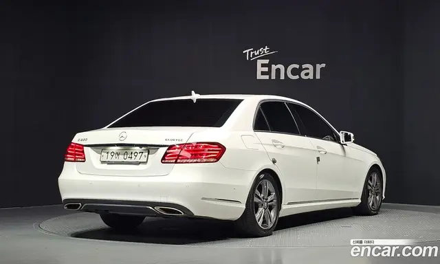 Mercedes-Benz E-Class 2016 2.1 автомат (гидро), миниатюра 2