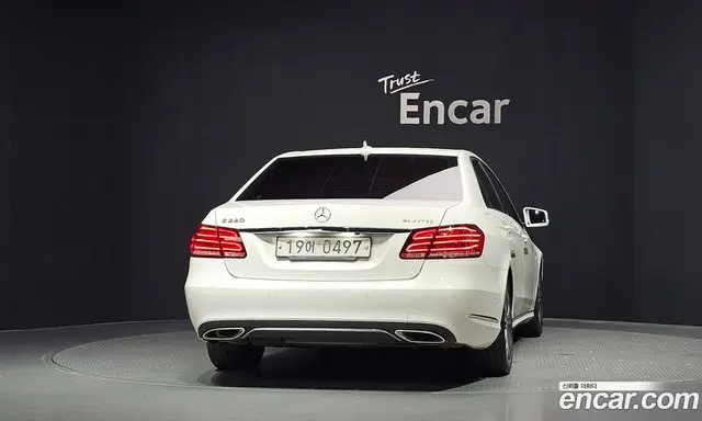 Mercedes-Benz E-Class 2016 2.1 автомат (гидро), миниатюра 4