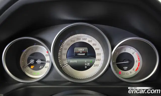 Mercedes-Benz E-Class 2016 2.1 автомат (гидро), миниатюра 8