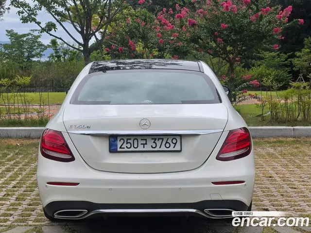Mercedes-Benz E-Class 2017 3.0 автомат (гидро), миниатюра 2