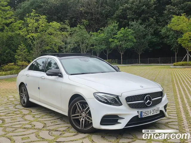Mercedes-Benz E-Class 2017 3.0 автомат (гидро), миниатюра 4
