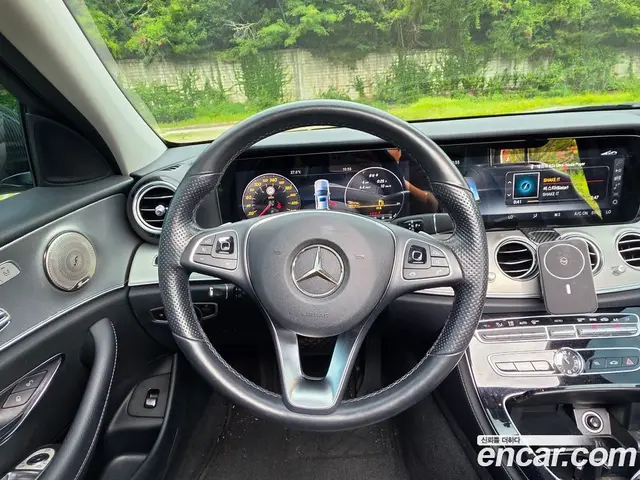 Mercedes-Benz E-Class 2017 3.0 автомат (гидро), миниатюра 7