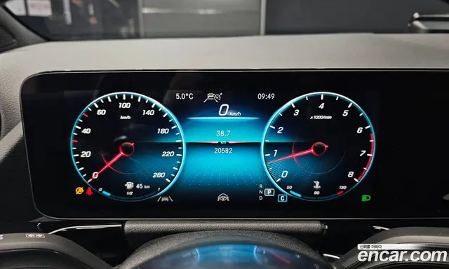 Mercedes-Benz GLA-Class 2022 2.0 автомат (гидро), миниатюра 8 Mercedes-Benz GLA-Class 2022 2.0 автомат (гидро), миниатюра 8