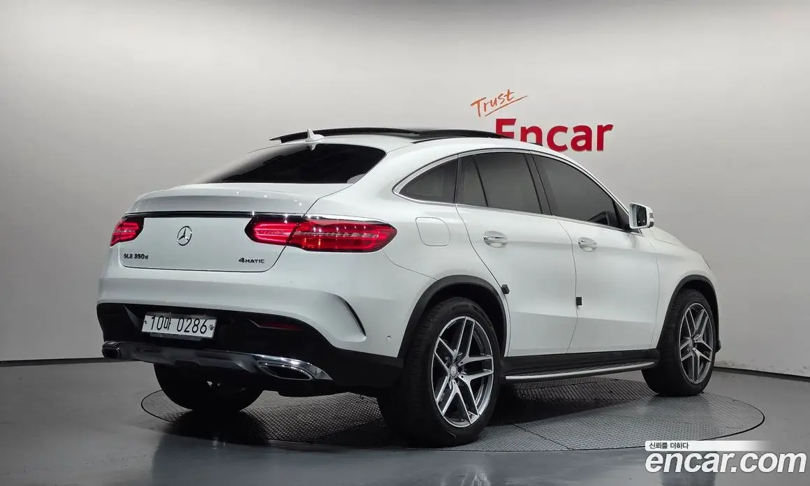 Mercedes-Benz GLE-Class 2016 3.0 автомат (гидро), фото 2 Mercedes-Benz GLE-Class 2016 3.0 автомат (гидро), фото 2