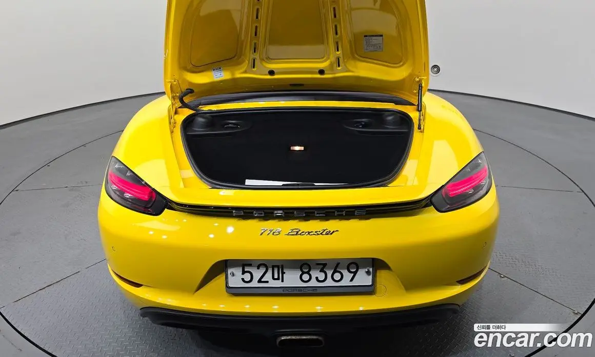 Porsche 718 2017 2.0 автомат (гидро), фото 17 Porsche 718 2017 2.0 автомат (гидро), фото 17