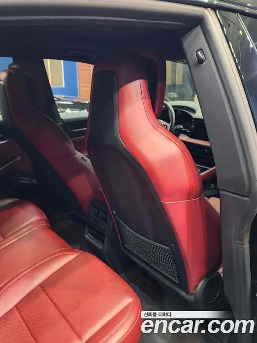 Porsche Macan 2025 0.2 автомат (гидро), фото 20 Porsche Macan 2025 0.2 автомат (гидро), фото 20