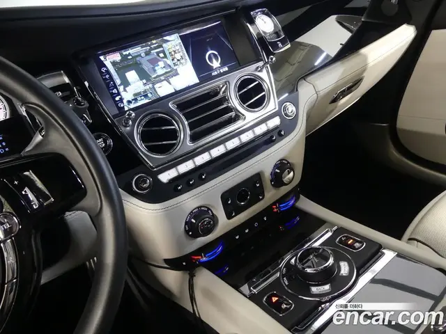 Rolls-Royce Wraith 2019 6.6 автомат (гидро), миниатюра 11