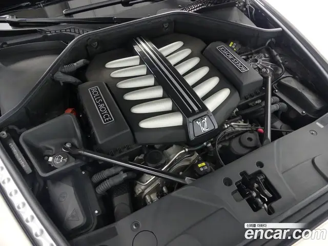 Rolls-Royce Wraith 2019 6.6 автомат (гидро), миниатюра 5