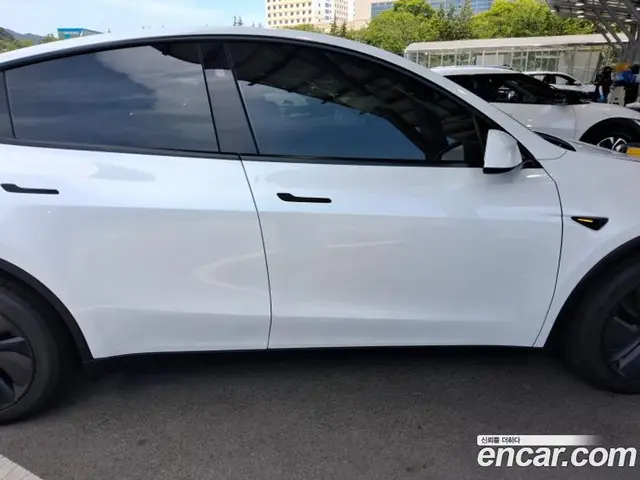 Tesla Model Y 2026 0.4 автомат (гидро), миниатюра 10