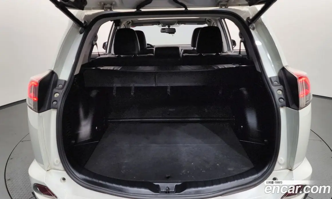 Toyota RAV4 2018 2.5 автомат (гидро), фото 20 Toyota RAV4 2018 2.5 автомат (гидро), фото 20