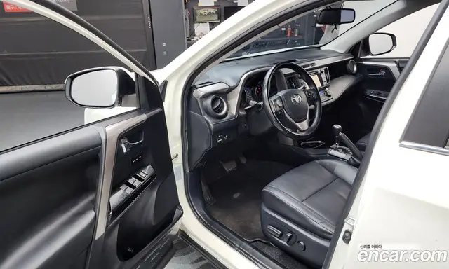 Toyota RAV4 2018 2.5 автомат (гидро), миниатюра 10 Toyota RAV4 2018 2.5 автомат (гидро), миниатюра 10