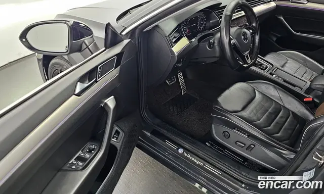 Volkswagen Arteon 2019 2.0 автомат (гидро), миниатюра 10 Volkswagen Arteon 2019 2.0 автомат (гидро), миниатюра 10