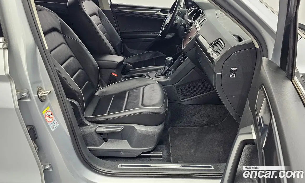 Volkswagen Tiguan 2018 2.0 автомат (гидро), фото 12