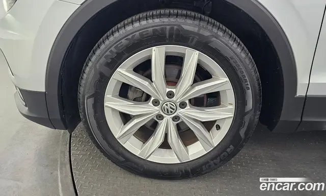 Volkswagen Tiguan 2018 2.0 автомат (гидро), миниатюра 5