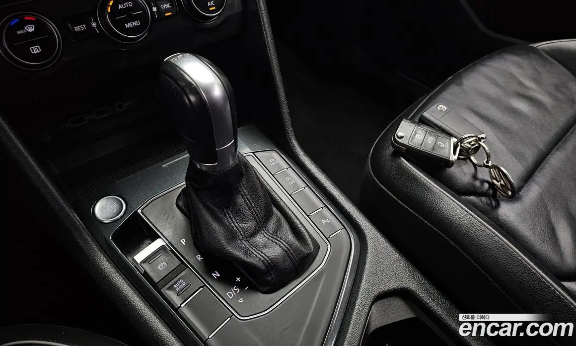 Volkswagen Tiguan 2018 2.0 автомат (гидро), фото 9