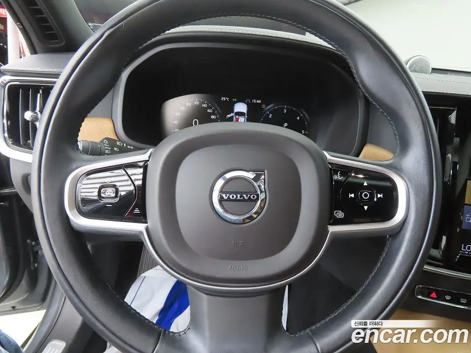 Volvo S90 2019 2.0 автомат (гидро), фото 8 Volvo S90 2019 2.0 автомат (гидро), фото 8