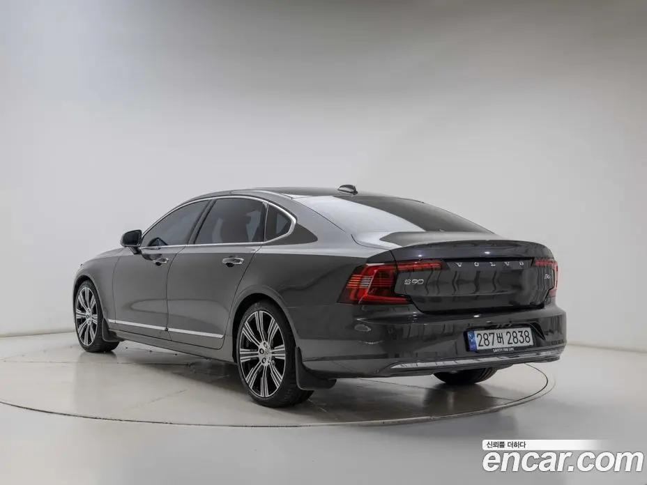 Volvo S90 2023 2.0 автомат (гидро), фото 4 Volvo S90 2023 2.0 автомат (гидро), фото 4