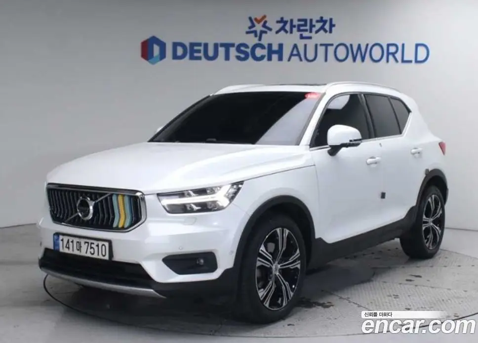 Volvo XC40 2021 2.0 автомат (гидро), фото 1 Volvo XC40 2021 2.0 автомат (гидро), фото 1