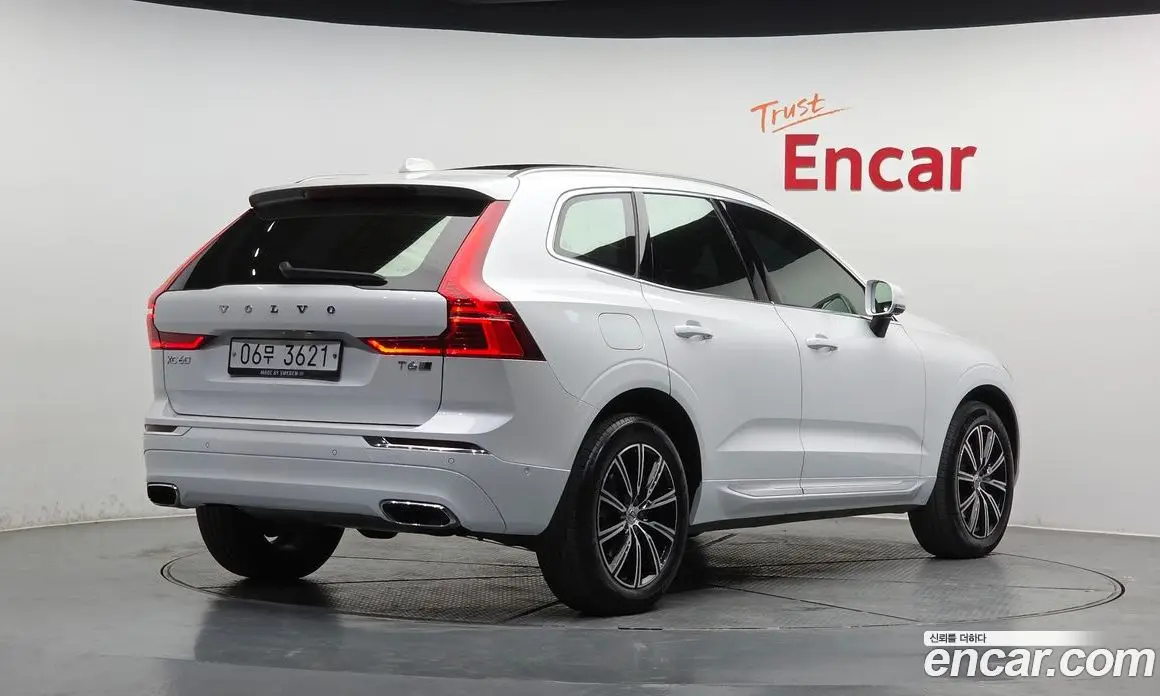 Volvo XC60 2019 2.0 автомат (гидро), фото 2 Volvo XC60 2019 2.0 автомат (гидро), фото 2