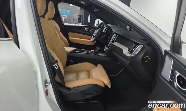 Volvo XC60 2019 2.0 автомат (гидро), миниатюра 11 Volvo XC60 2019 2.0 автомат (гидро), миниатюра 11