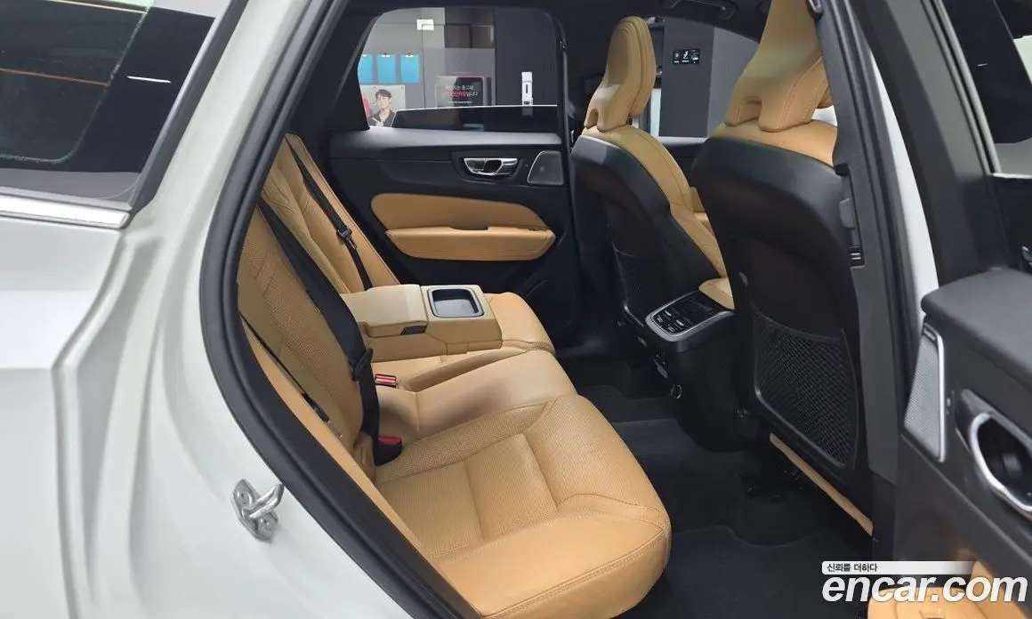 Volvo XC60 2019 2.0 автомат (гидро), фото 12 Volvo XC60 2019 2.0 автомат (гидро), фото 12