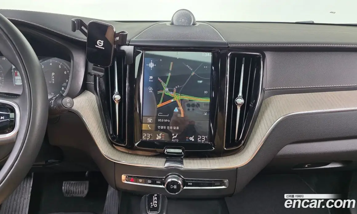 Volvo XC60 2019 2.0 автомат (гидро), фото 14 Volvo XC60 2019 2.0 автомат (гидро), фото 14