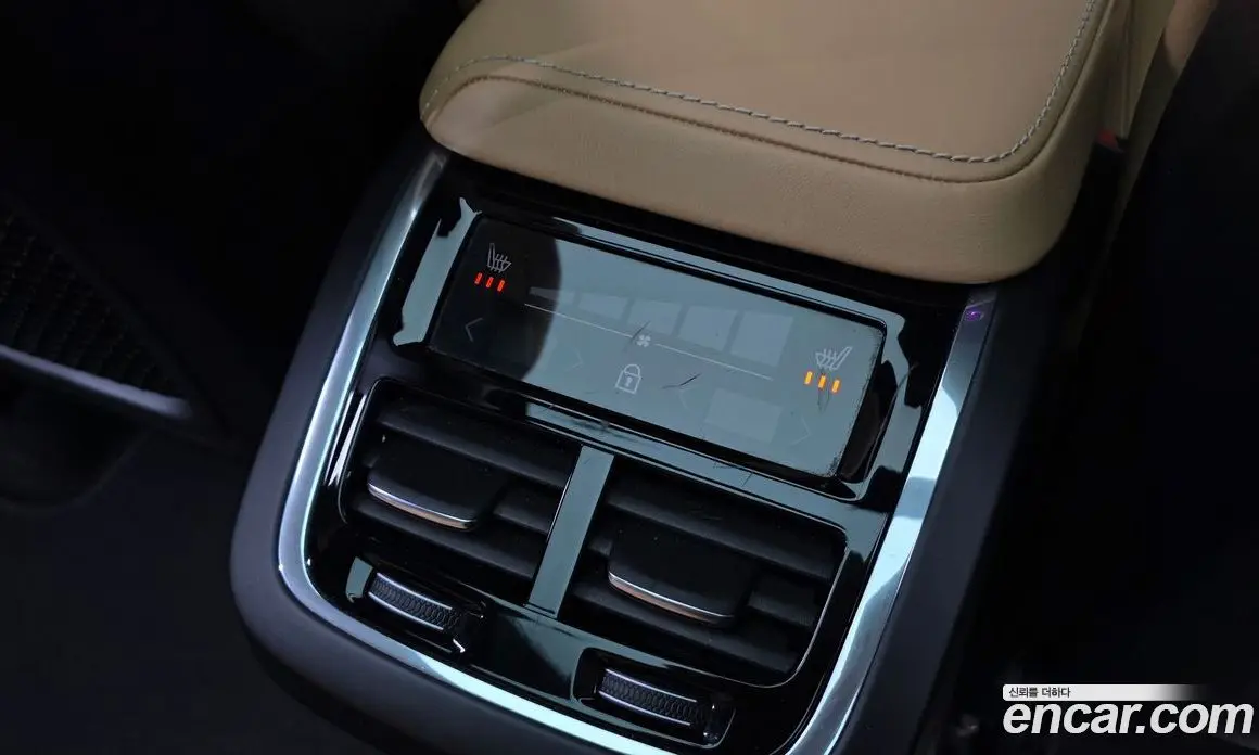 Volvo XC60 2019 2.0 автомат (гидро), фото 18 Volvo XC60 2019 2.0 автомат (гидро), фото 18